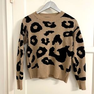Leopard print sweater top size M brown black